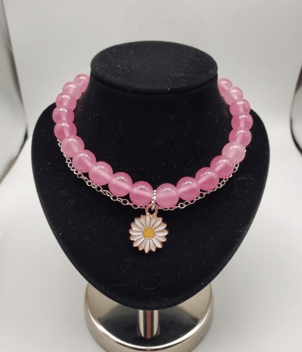 Milky Beads Daisy Bracelet front show